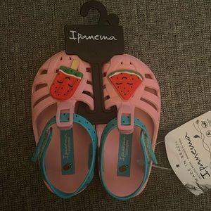 Ipanema Toddler Girls Size 7 Sandals NWT